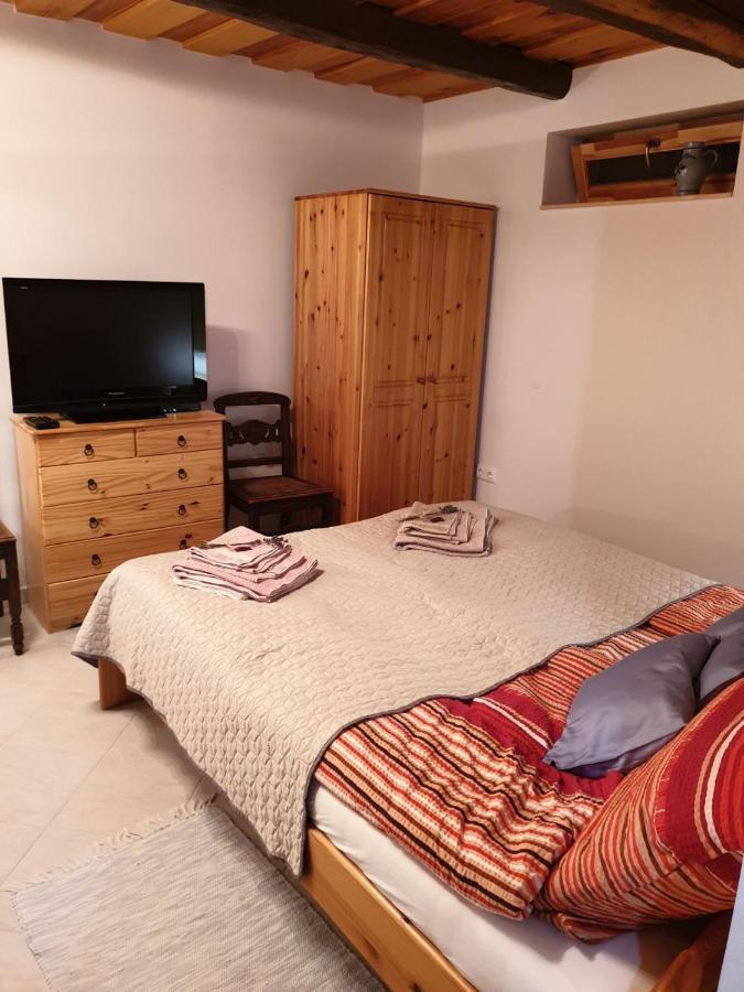 Kis Haz Apartman Zalacsany Ngoại thất bức ảnh